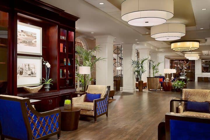 Lobby lounge
